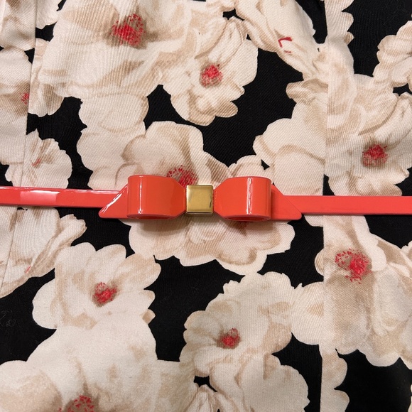 WHITE HOUSE BLACK MARKET Floral, Halter Top, Size 4 with Coral Skinny Belt - Picture 10 of 13